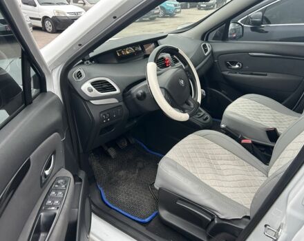 Белый Рено Гранд Сценик, объемом двигателя 1.5 л и пробегом 287 тыс. км за 8500 $, фото 4 на Automoto.ua