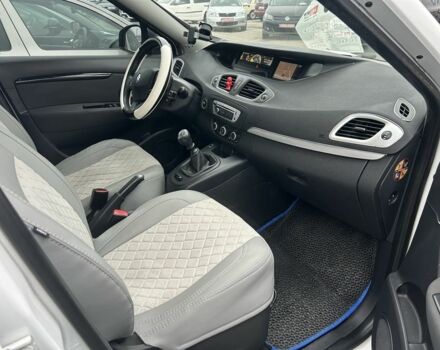 Белый Рено Гранд Сценик, объемом двигателя 1.5 л и пробегом 287 тыс. км за 8500 $, фото 8 на Automoto.ua