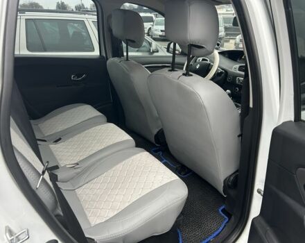 Белый Рено Гранд Сценик, объемом двигателя 1.5 л и пробегом 287 тыс. км за 8500 $, фото 6 на Automoto.ua