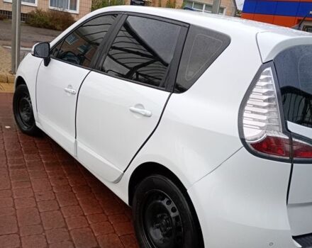 Белый Рено Гранд Сценик, объемом двигателя 1.5 л и пробегом 175 тыс. км за 8200 $, фото 5 на Automoto.ua