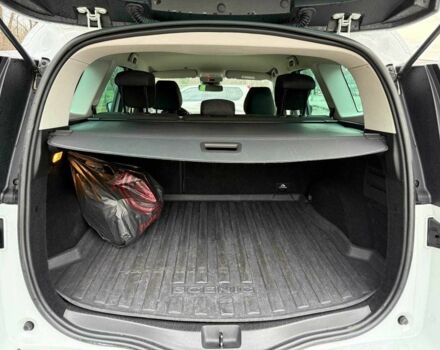 Білий Рено Гранд Сценік, об'ємом двигуна 1.8 л та пробігом 163 тис. км за 13500 $, фото 8 на Automoto.ua