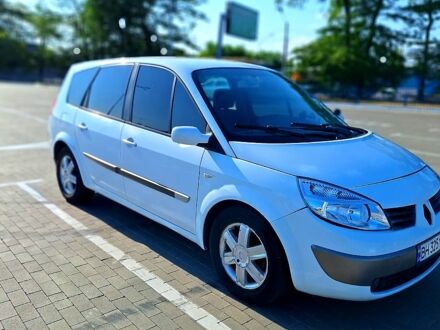 Білий Рено Гранд Сценік, об'ємом двигуна 2 л та пробігом 241 тис. км за 5300 $, фото 1 на Automoto.ua