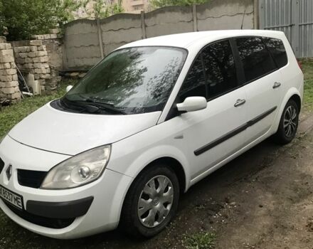 Белый Рено Гранд Сценик, объемом двигателя 1.6 л и пробегом 500 тыс. км за 5000 $, фото 1 на Automoto.ua