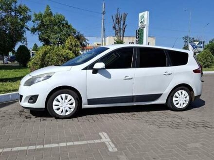 Белый Рено Гранд Сценик, объемом двигателя 1.46 л и пробегом 240 тыс. км за 6500 $, фото 1 на Automoto.ua