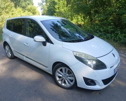 Белый Рено Гранд Сценик, объемом двигателя 0 л и пробегом 206 тыс. км за 6800 $, фото 1 на Automoto.ua