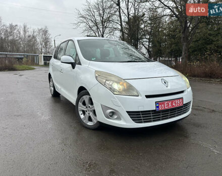 Белый Рено Гранд Сценик, объемом двигателя 0 л и пробегом 180 тыс. км за 5600 $, фото 1 на Automoto.ua