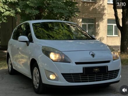 Рено Гранд Сценик 2010 в Очакове на Automoto.ua Белый Рено Гранд Сценик, объемом двигателя 1.5 л и пробегом 290 тыс. км за 6499 $, фото 1 на Automoto.ua