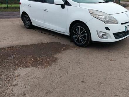 Белый Рено Гранд Сценик, объемом двигателя 1.5 л и пробегом 287 тыс. км за 6200 $, фото 1 на Automoto.ua