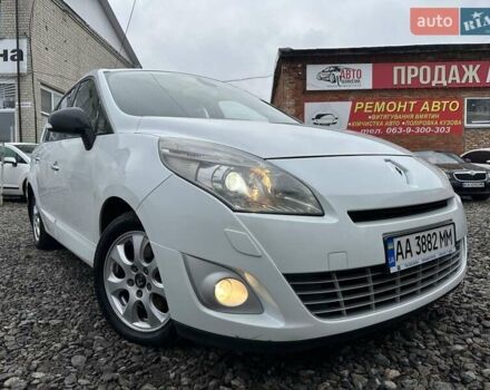 Білий Рено Гранд Сценік, об'ємом двигуна 1.5 л та пробігом 234 тис. км за 6700 $, фото 1 на Automoto.ua