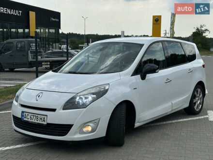 Рено Гранд Сценик 2011 в Луцке на Automoto.ua Белый Рено Гранд Сценик, объемом двигателя 2 л и пробегом 267 тыс. км за 7700 $, фото 1 на Automoto.ua