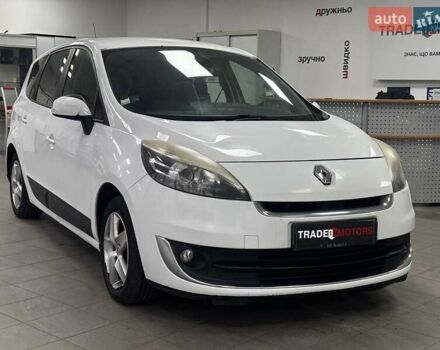 Білий Рено Гранд Сценік, об'ємом двигуна 1.46 л та пробігом 291 тис. км за 6990 $, фото 1 на Automoto.ua