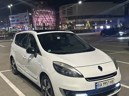 Білий Рено Гранд Сценік, об'ємом двигуна 1.6 л та пробігом 330 тис. км за 8500 $, фото 1 на Automoto.ua