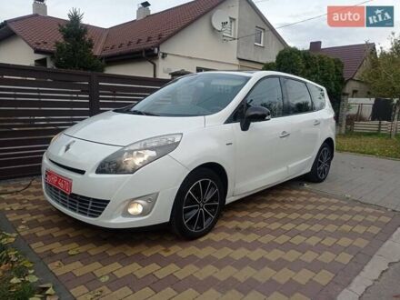 Білий Рено Гранд Сценік, об'ємом двигуна 1.5 л та пробігом 242 тис. км за 8250 $, фото 1 на Automoto.ua