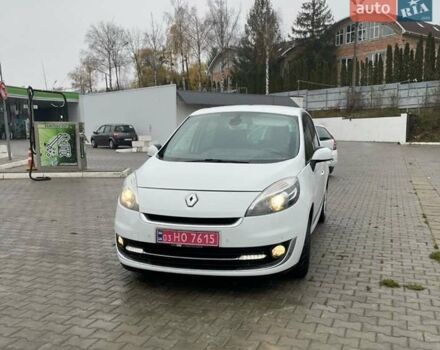 Білий Рено Гранд Сценік, об'ємом двигуна 1.6 л та пробігом 220 тис. км за 9350 $, фото 1 на Automoto.ua