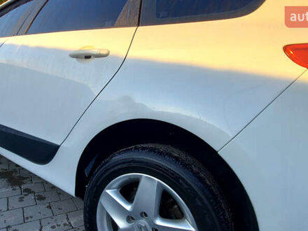 Білий Рено Гранд Сценік, об'ємом двигуна 1.5 л та пробігом 240 тис. км за 8499 $, фото 1 на Automoto.ua