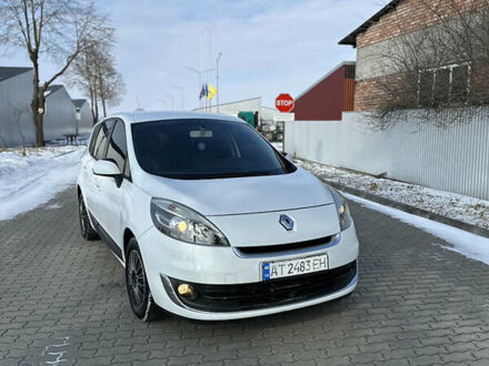 Белый Рено Гранд Сценик, объемом двигателя 1.46 л и пробегом 286 тыс. км за 7299 $, фото 1 на Automoto.ua