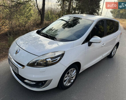 Белый Рено Гранд Сценик, объемом двигателя 1.6 л и пробегом 294 тыс. км за 8300 $, фото 1 на Automoto.ua