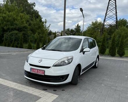 Білий Рено Гранд Сценік, об'ємом двигуна 1.5 л та пробігом 227 тис. км за 8000 $, фото 1 на Automoto.ua