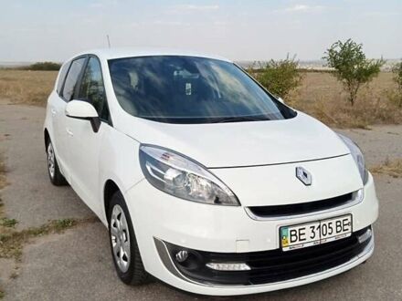 Рено Гранд Сценик 2013 в Николаеве на Automoto.ua Белый Рено Гранд Сценик, объемом двигателя 1.5 л и пробегом 254 тыс. км за 9700 $, фото 1 на Automoto.ua