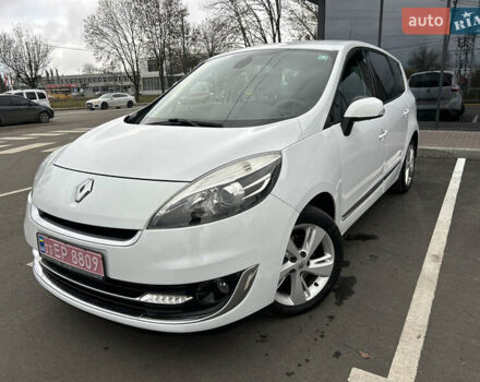 Белый Рено Гранд Сценик, объемом двигателя 1.5 л и пробегом 241 тыс. км за 9500 $, фото 1 на Automoto.ua