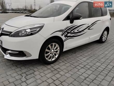 Рено Гранд Сценик 2014 в Новомосковске на Automoto.ua Белый Рено Гранд Сценик, объемом двигателя 1.5 л и пробегом 146 тыс. км за 10800 $, фото 1 на Automoto.ua