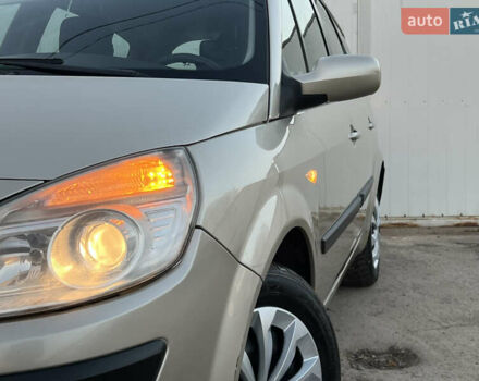 Бежевий Рено Гранд Сценік, об'ємом двигуна 1.5 л та пробігом 297 тис. км за 4200 $, фото 9 на Automoto.ua