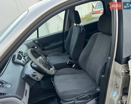 Бежевий Рено Гранд Сценік, об'ємом двигуна 1.5 л та пробігом 297 тис. км за 4200 $, фото 22 на Automoto.ua