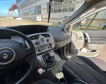 Бежевый Рено Гранд Сценик, объемом двигателя 2 л и пробегом 228 тыс. км за 5200 $, фото 12 на Automoto.ua