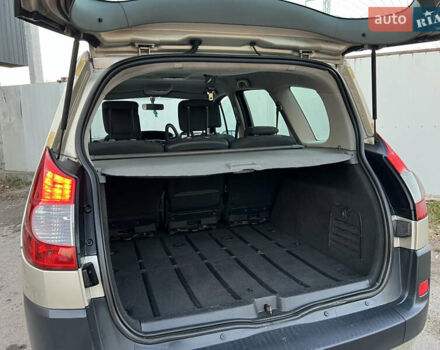 Бежевий Рено Гранд Сценік, об'ємом двигуна 1.5 л та пробігом 297 тис. км за 4200 $, фото 33 на Automoto.ua