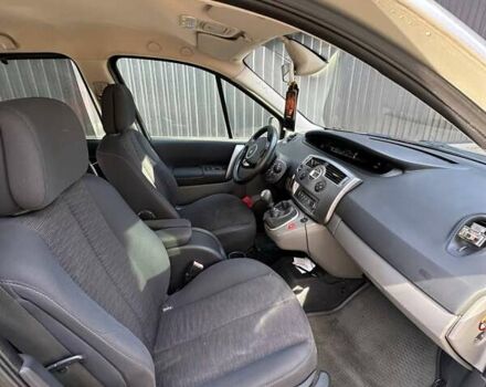 Бежевый Рено Гранд Сценик, объемом двигателя 2 л и пробегом 228 тыс. км за 5200 $, фото 16 на Automoto.ua