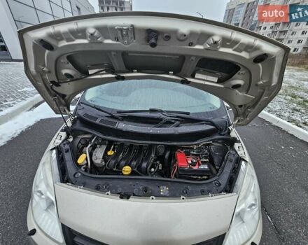 Бежевий Рено Гранд Сценік, об'ємом двигуна 1.6 л та пробігом 210 тис. км за 5800 $, фото 101 на Automoto.ua