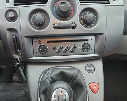 Бежевий Рено Гранд Сценік, об'ємом двигуна 1.6 л та пробігом 210 тис. км за 5800 $, фото 100 на Automoto.ua