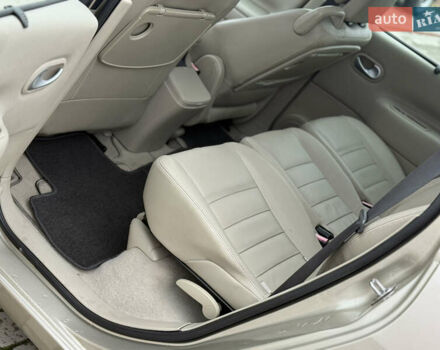 Бежевый Рено Гранд Сценик, объемом двигателя 2 л и пробегом 249 тыс. км за 5800 $, фото 6 на Automoto.ua