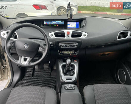 Бежевий Рено Гранд Сценік, об'ємом двигуна 1.4 л та пробігом 228 тис. км за 6200 $, фото 17 на Automoto.ua