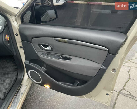 Бежевий Рено Гранд Сценік, об'ємом двигуна 1.4 л та пробігом 228 тис. км за 6200 $, фото 12 на Automoto.ua