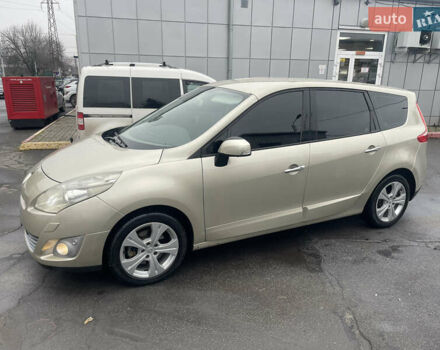 Бежевий Рено Гранд Сценік, об'ємом двигуна 1.4 л та пробігом 228 тис. км за 6200 $, фото 27 на Automoto.ua