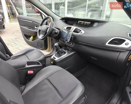 Бежевий Рено Гранд Сценік, об'ємом двигуна 1.46 л та пробігом 247 тис. км за 8200 $, фото 11 на Automoto.ua