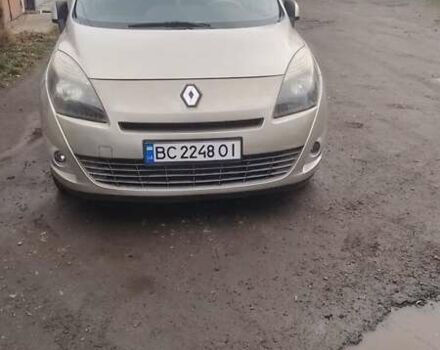 Бежевий Рено Гранд Сценік, об'ємом двигуна 1.87 л та пробігом 343 тис. км за 7300 $, фото 2 на Automoto.ua