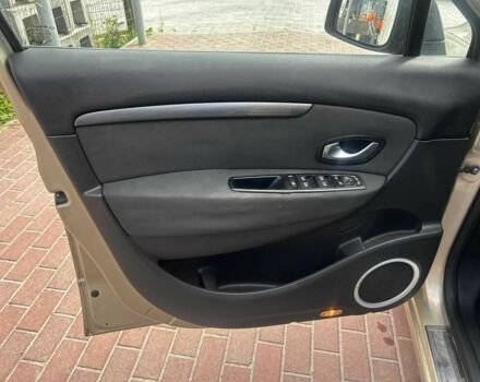 Бежевый Рено Гранд Сценик, объемом двигателя 2 л и пробегом 199 тыс. км за 6290 $, фото 8 на Automoto.ua