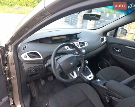 Бежевый Рено Гранд Сценик, объемом двигателя 0 л и пробегом 280 тыс. км за 6300 $, фото 13 на Automoto.ua