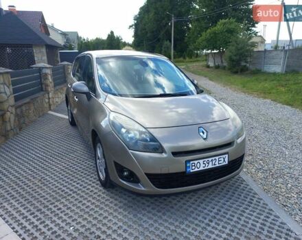 Бежевый Рено Гранд Сценик, объемом двигателя 0 л и пробегом 280 тыс. км за 6300 $, фото 7 на Automoto.ua