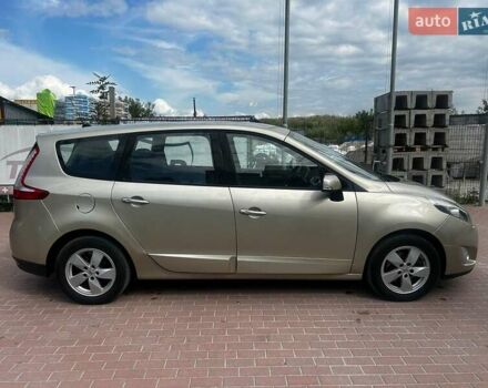 Бежевый Рено Гранд Сценик, объемом двигателя 2 л и пробегом 199 тыс. км за 6290 $, фото 2 на Automoto.ua