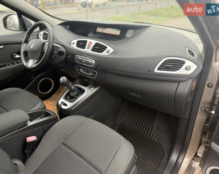 Бежевый Рено Гранд Сценик, объемом двигателя 1.6 л и пробегом 160 тыс. км за 6850 $, фото 50 на Automoto.ua