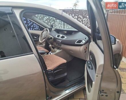 Бежевый Рено Гранд Сценик, объемом двигателя 1.87 л и пробегом 250 тыс. км за 7300 $, фото 11 на Automoto.ua