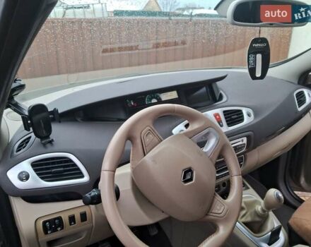 Бежевый Рено Гранд Сценик, объемом двигателя 1.87 л и пробегом 250 тыс. км за 7300 $, фото 13 на Automoto.ua