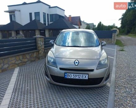 Бежевый Рено Гранд Сценик, объемом двигателя 0 л и пробегом 280 тыс. км за 6300 $, фото 32 на Automoto.ua