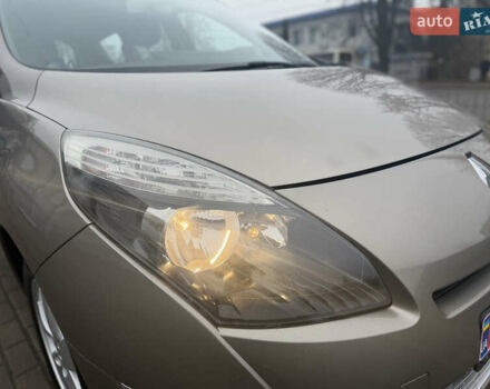 Бежевый Рено Гранд Сценик, объемом двигателя 1.6 л и пробегом 160 тыс. км за 6850 $, фото 11 на Automoto.ua