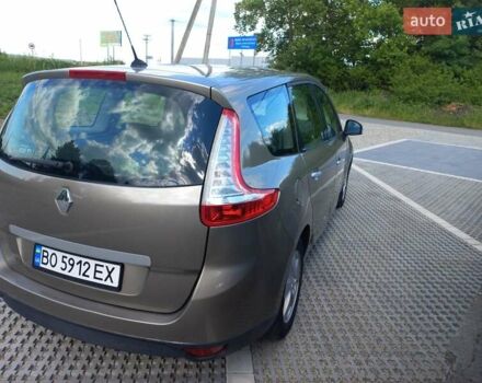 Бежевый Рено Гранд Сценик, объемом двигателя 0 л и пробегом 280 тыс. км за 6300 $, фото 27 на Automoto.ua