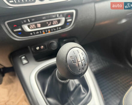 Бежевый Рено Гранд Сценик, объемом двигателя 1.6 л и пробегом 160 тыс. км за 6850 $, фото 32 на Automoto.ua