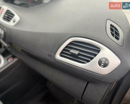 Бежевый Рено Гранд Сценик, объемом двигателя 1.6 л и пробегом 160 тыс. км за 6850 $, фото 53 на Automoto.ua